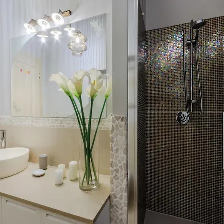 Apartman Modern Comfort In The Heart Of