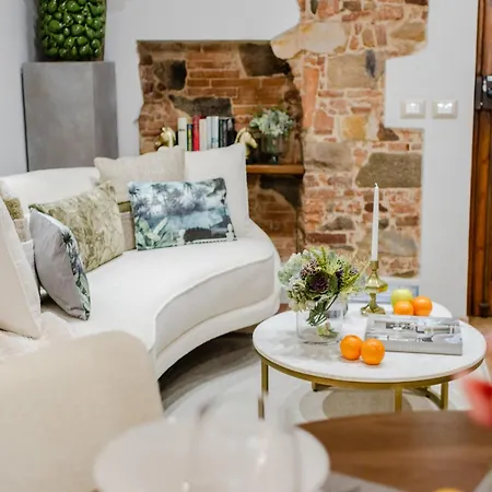 Apartman Modern Comfort In The Heart Of