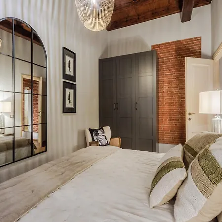 Modern Comfort In The Heart Of Apartman Lucca