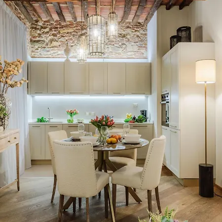 Apartman Modern Comfort In The Heart Of
