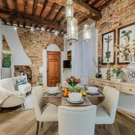 Modern Comfort In The Heart Of Apartman Lucca