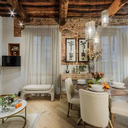 Modern Comfort In The Heart Of * Lucca