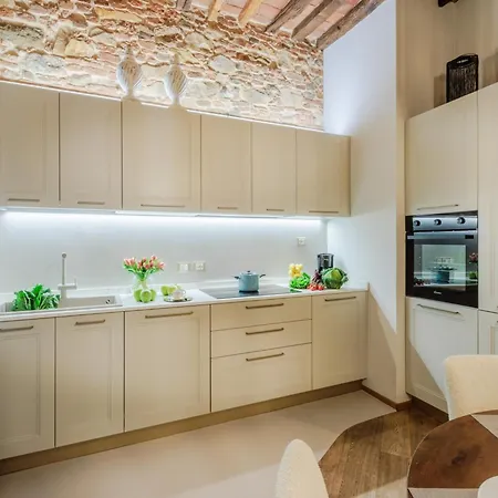 Modern Comfort In The Heart Of Apartman